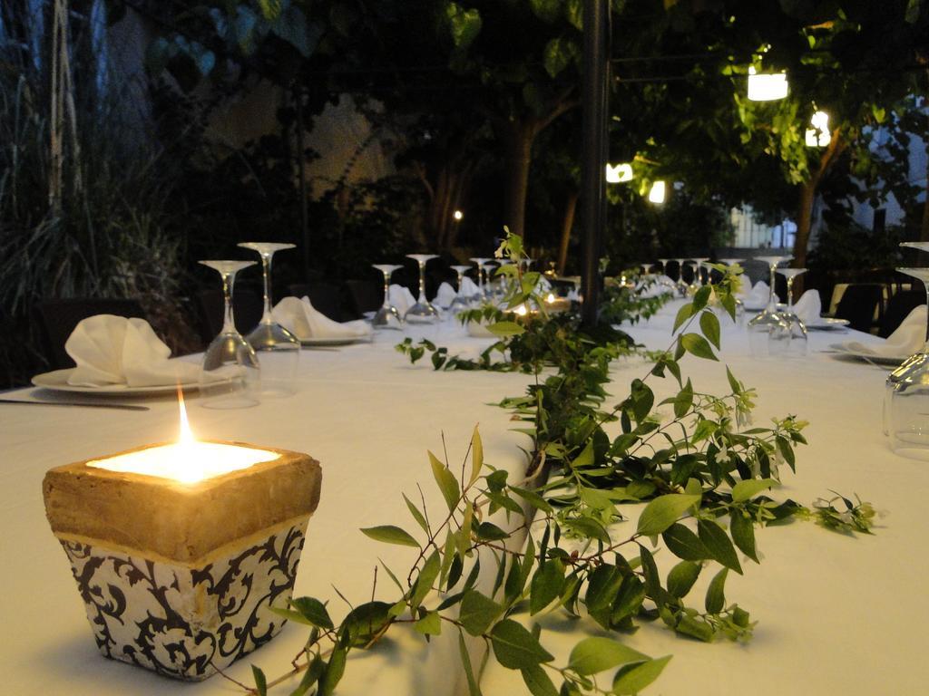 Hotel Restaurant Llansola Сан-Карлос-де-ла-Рапіта Екстер'єр фото