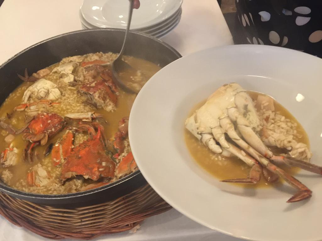 Hotel Restaurant Llansola Сан-Карлос-де-ла-Рапіта Екстер'єр фото