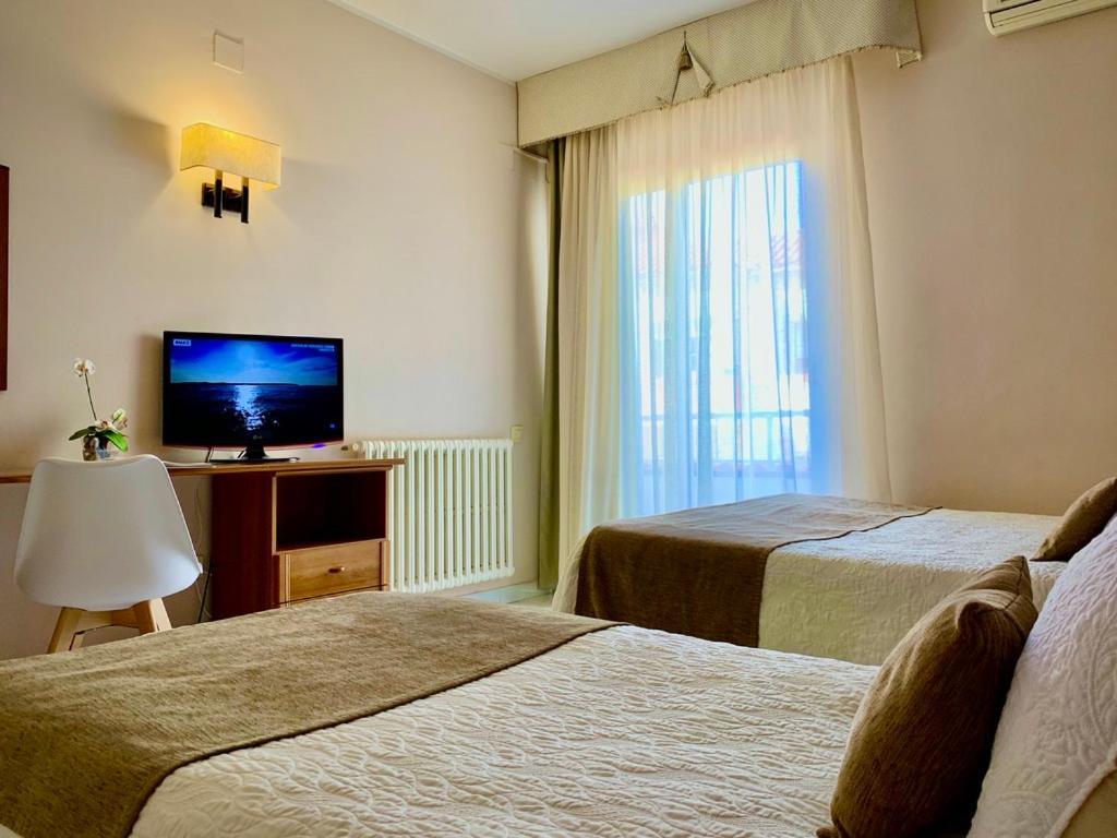 Hotel Restaurant Llansola Сан-Карлос-де-ла-Рапіта Екстер'єр фото