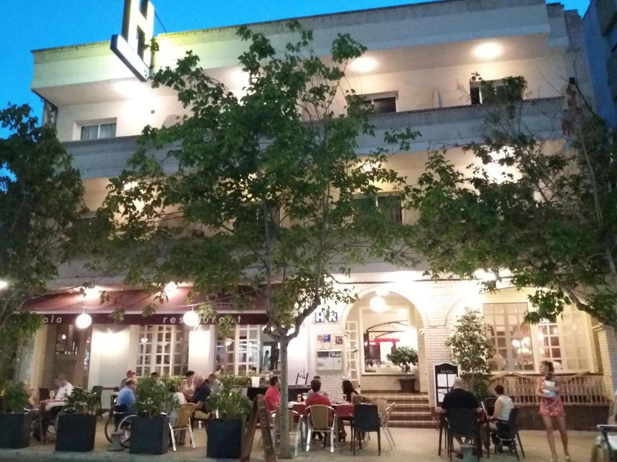 Hotel Restaurant Llansola Сан-Карлос-де-ла-Рапіта Екстер'єр фото